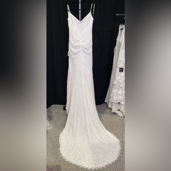 Lulus “ Flawless Extravagance” Lace Trumpet Hem Wedding Dress - Picture 6 of 10